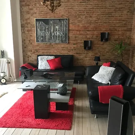 Privatunterkunft Cozy And Charming Room *